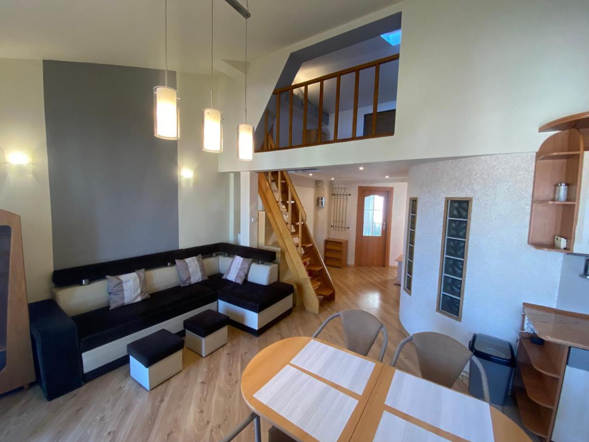 Appartement Apartament #Widokowa à Rzeszów Extérieur photo