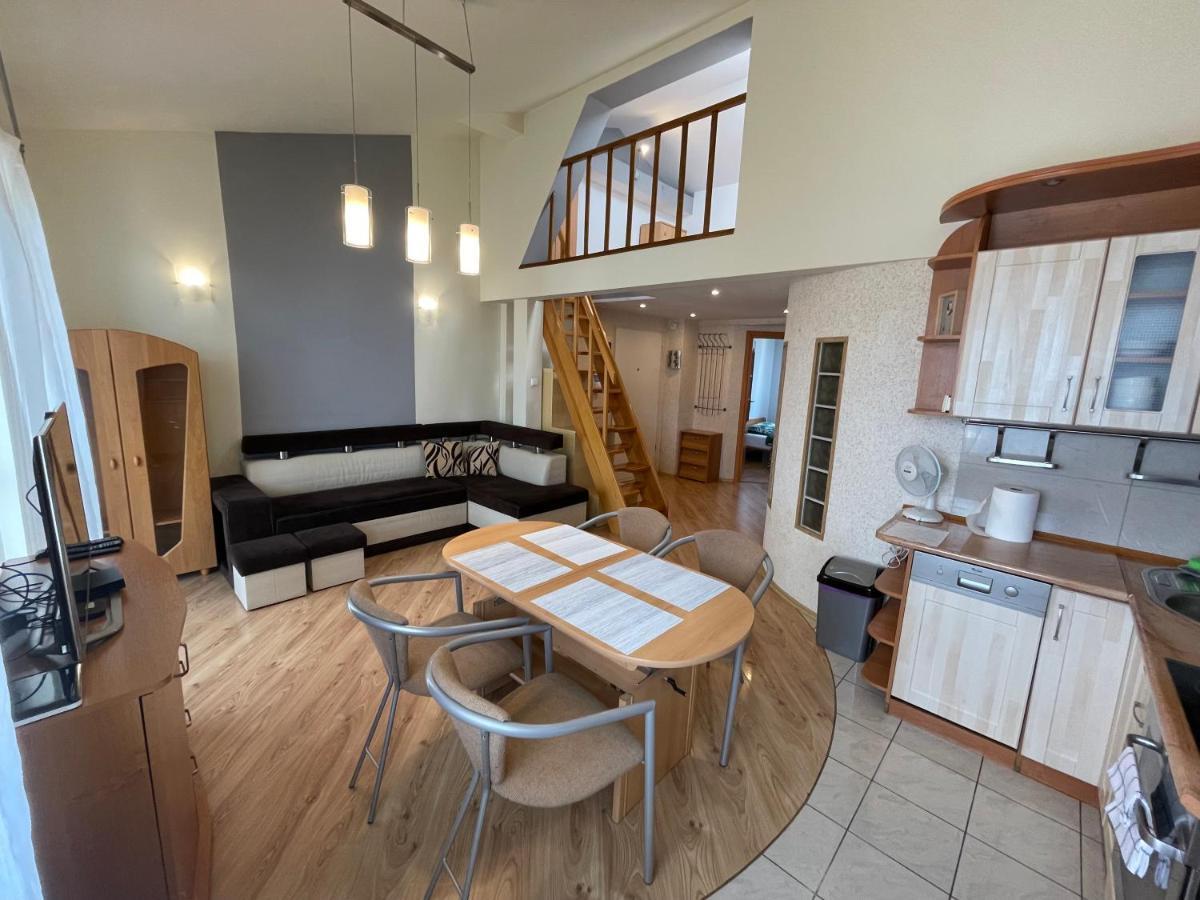 Appartement Apartament #Widokowa à Rzeszów Extérieur photo