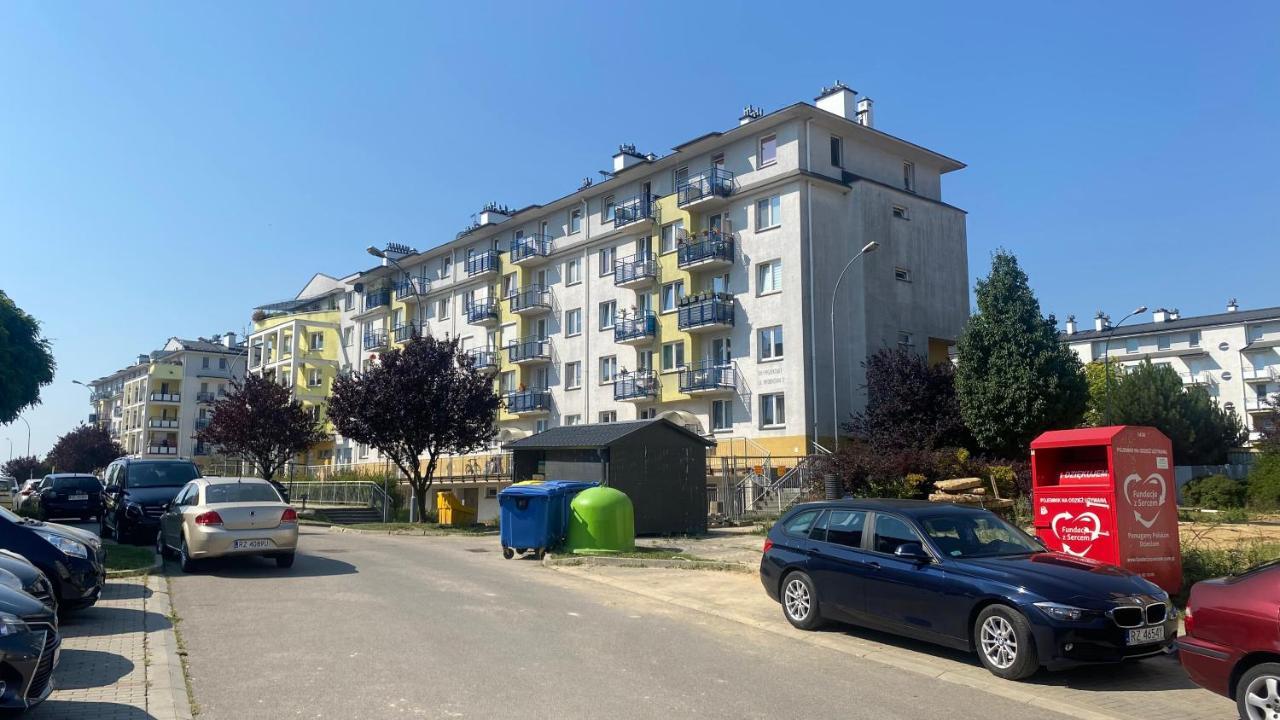 Appartement Apartament #Widokowa à Rzeszów Extérieur photo