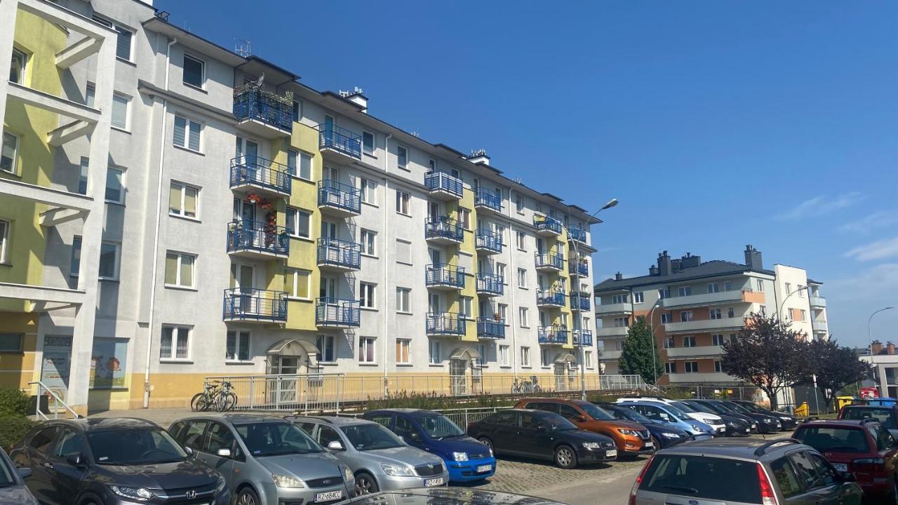Appartement Apartament #Widokowa à Rzeszów Extérieur photo